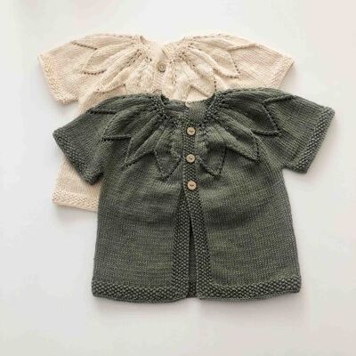 Gilet bébé fille vintage bio tricoté à la main, tons naturels