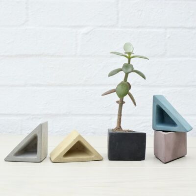Nachhaltiges Beton-Minigefäß 3 – Dreieck