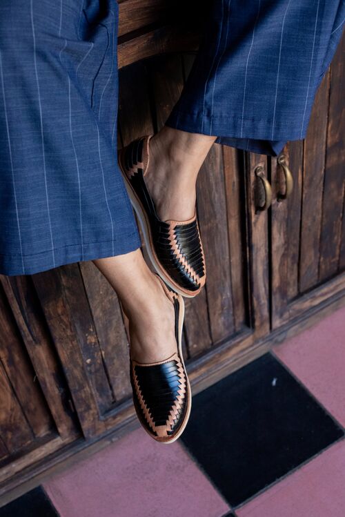 Handgefertigte Leder Huarache Sandalen für Damen | Schwarz & Tan