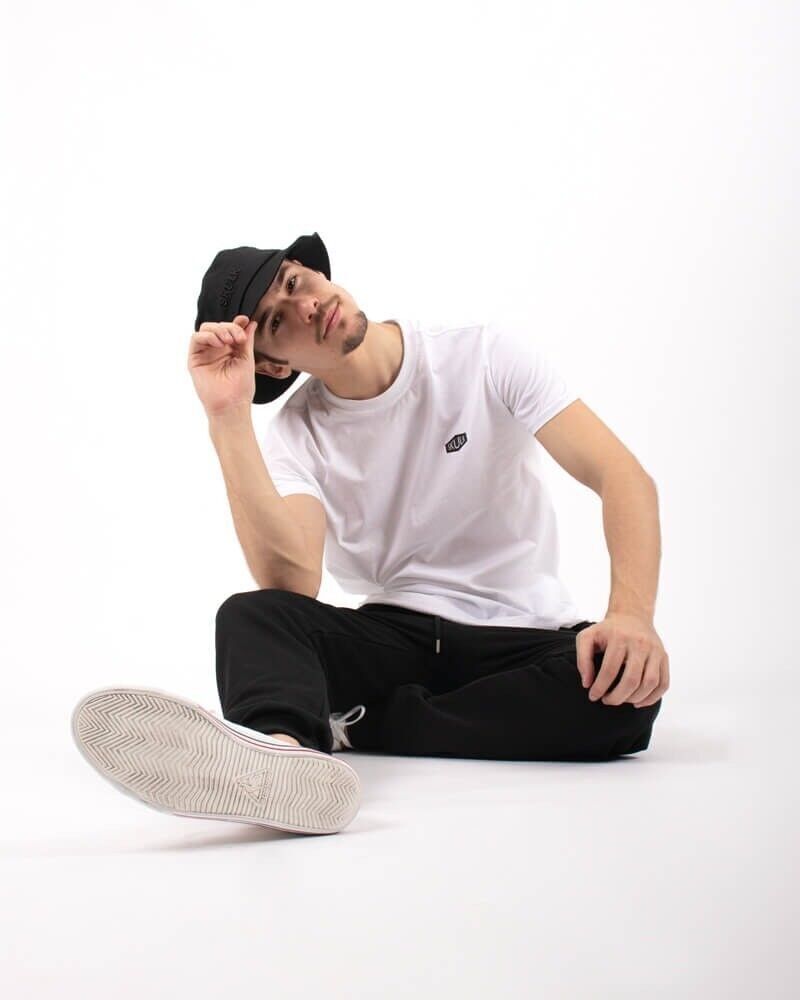 Etichetta della maglietta bianca