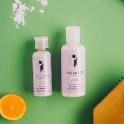 Inclusev Shampoo in polvere 25 g - Infuso di amla e ortica, adatto ai viaggi, naturale, che migliora la lucentezza, per tutti i tipi di capelli - Tecnologia ADD AQUA Fino a 30 lavaggi, Adatto alla famiglia, Prodotto nel Regno Unito