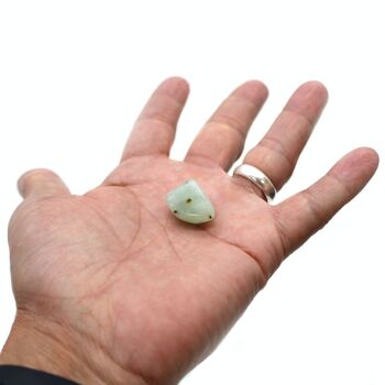 TbmM-53 - M Tumble Stone - Prehnite - Vendu en 24x unité/s par extérieur 3