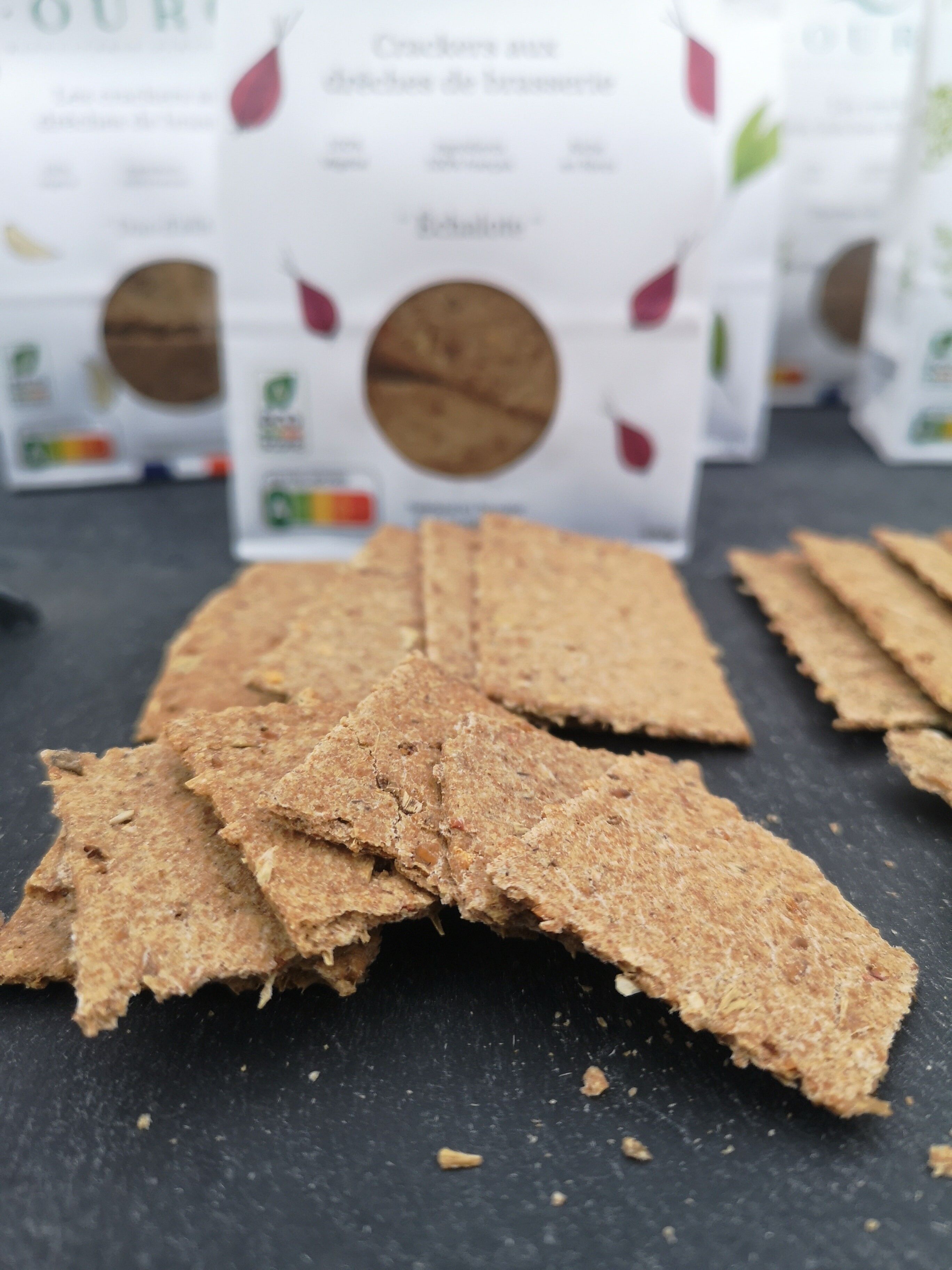 Crackers aperitivo "Scalogno" con granella esaurita [100g]