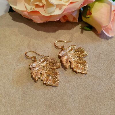 Maple leaf earring