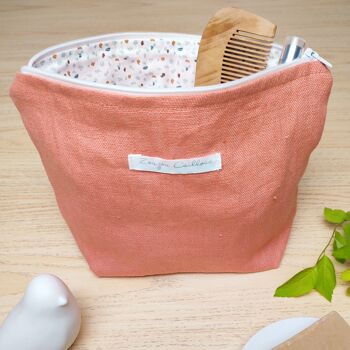 Trousse de toilette en lin 7