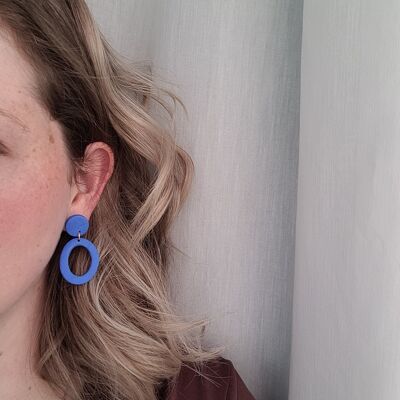 Boucles d'oreilles pendantes en bleu