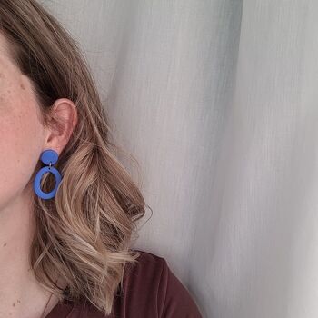 Boucles d'oreilles pendantes en bleu 6