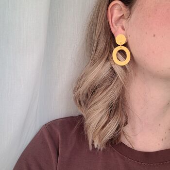 Boucles d'oreilles pendantes jaunes 3