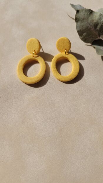 Boucles d'oreilles pendantes jaunes 6