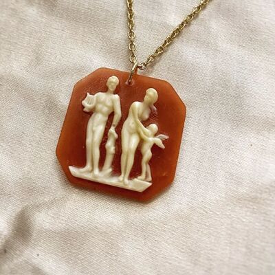 Oikos cameo necklace