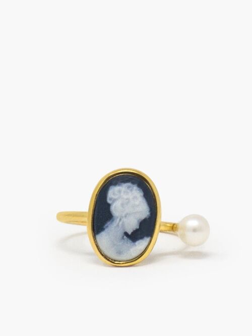Black Mini Cameo Ring With A Pearl