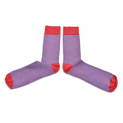 Rote und himmelblaue Hahnentritt-Socken