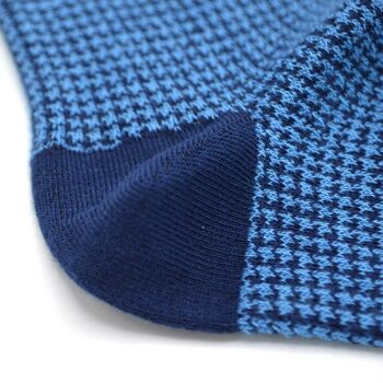 Chaussettes bleues pied de poule 2