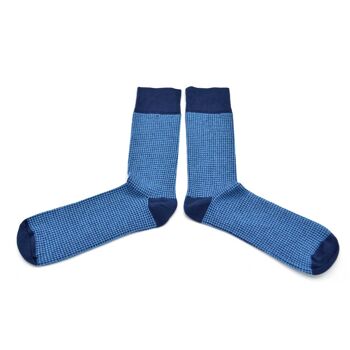 Chaussettes bleues pied de poule 4