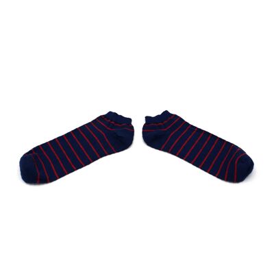 Socquettes bleues à rayures rouges