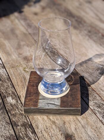 Dessous de verre et verre à whisky recyclés 2