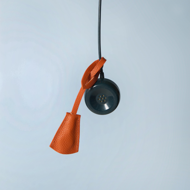 Taschenanhänger / LED-Lederleuchte 26 × 5 cm – Wiederaufladbar – Hergestellt in Frankreich