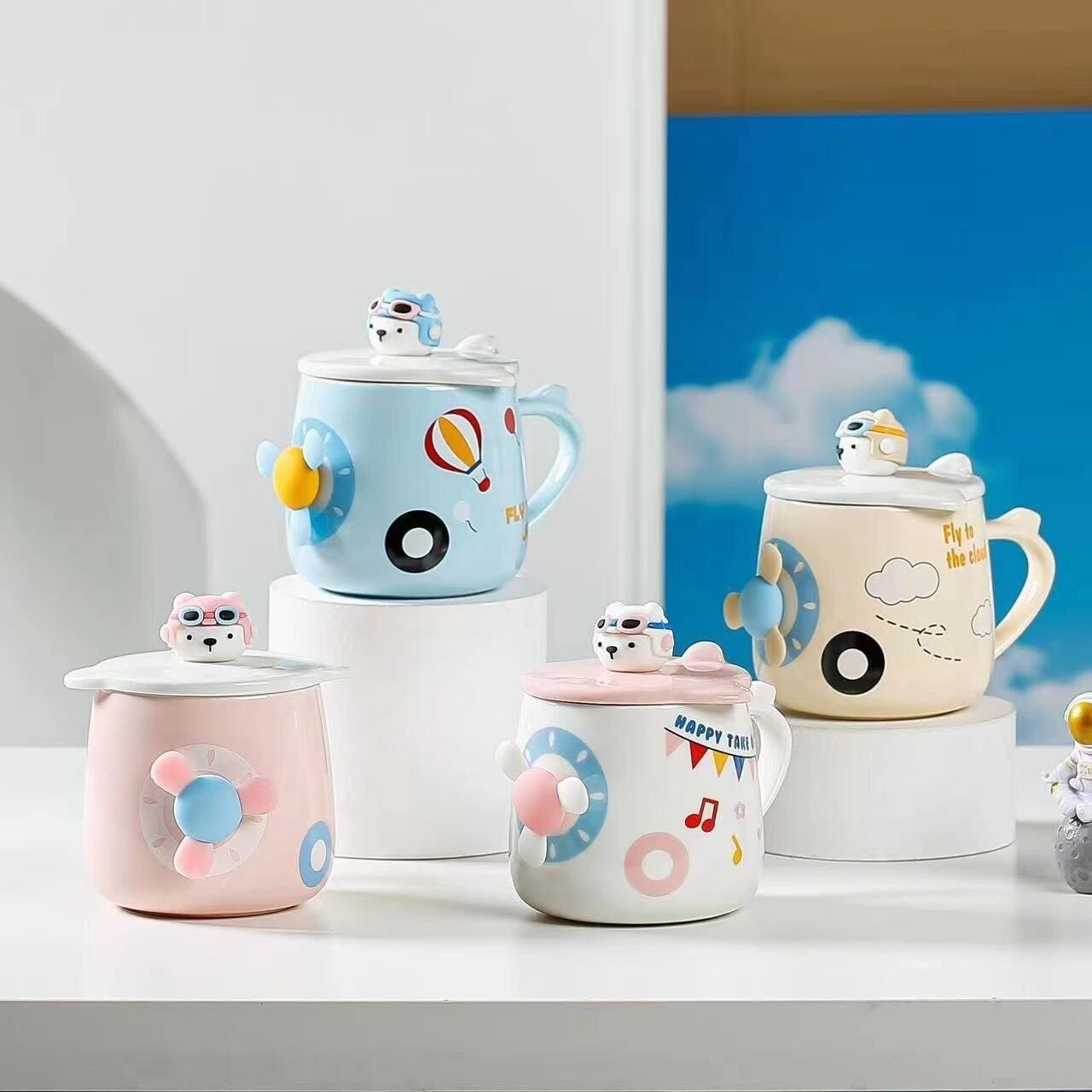 Becher Hubschrauber - Pilot mit Deckel.