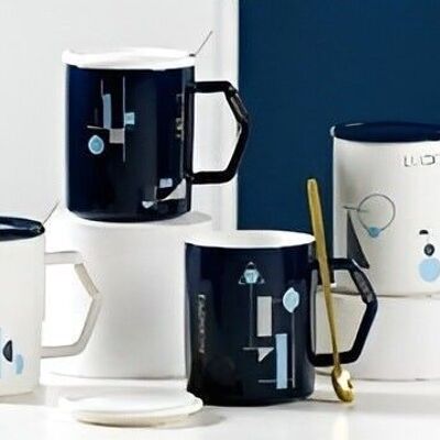 Geometric design mug with lid and spoon in 4 designs in gift box - 400 ml - DF-518