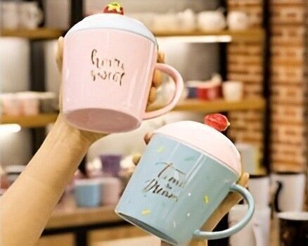 Dessert shaped mug with lid in gift box 420 ml - DF-530