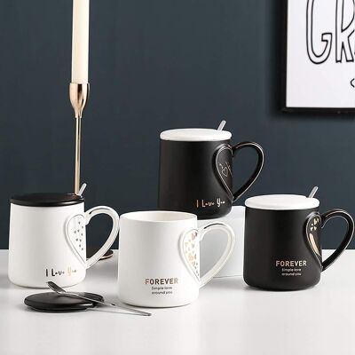 White and black mug, with embossed heart design, lid and spoon in gift box 480ml - DF-531