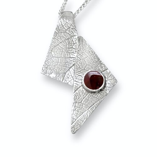 Leaf 5mm Garnet Pendant