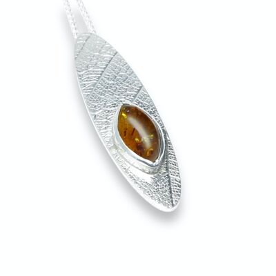 Pendentif Ambre Feuille 14 x 7mm