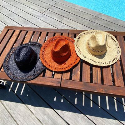 Chapeaux Cowboy coloris  assortis artisanat de Madagascar