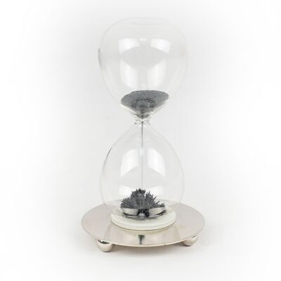 Magnetic hourglass with metal base
