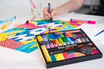 Feutres pointe biseautée - Etui carton x 6 STABILO Pen 68 MAX ARTY - noir + bleu + rouge + vert + jaune + marron 6