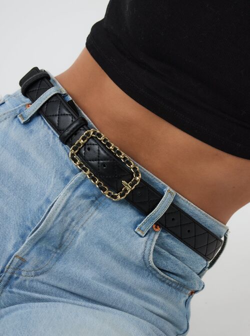 Quilted Chain Buckle Belt in Black