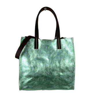 Sac shopping en cuir brillant et trousse de toilette intérieure. Mode femme 8