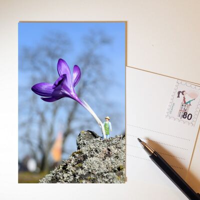 Postkarte Gärtner mit Blume