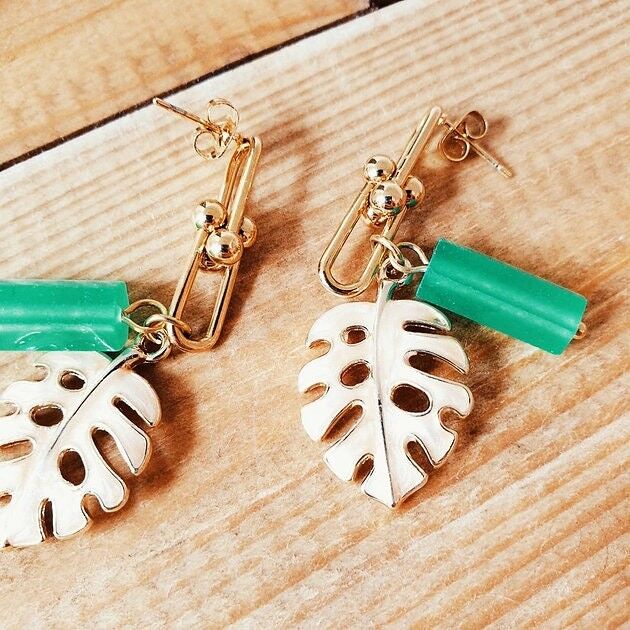 Boucles d'oreilles Ulyssia, acier inoxydable, zamac doré, résine et jade