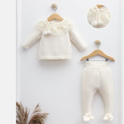 Organic Cotton 0-12M Baby Set with Lace Collar and Pom Poms