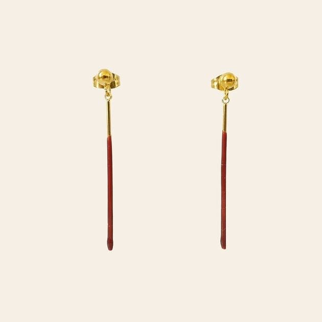 Boucles d'oreilles Valentiane, acier inoxydable et résine bordeaux