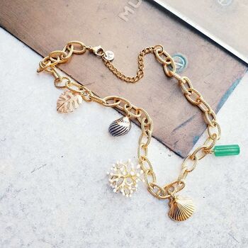 Collier Ugo, acier inoxydable, zamac doré, coquillage, résine et jade 3