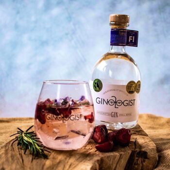 GINOLOGIS FLORAL GIN 2