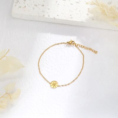 Golden bracelet with star pendant