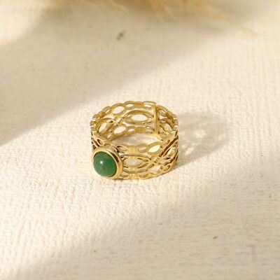 Breiter Ring mit grünem Stein