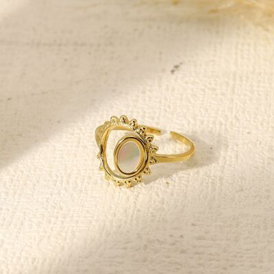Sun ring with mother-of-pearl on the side