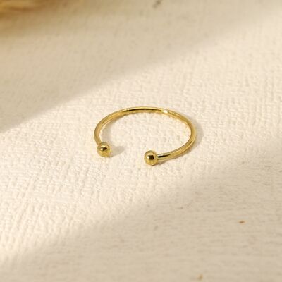 Fine golden ring