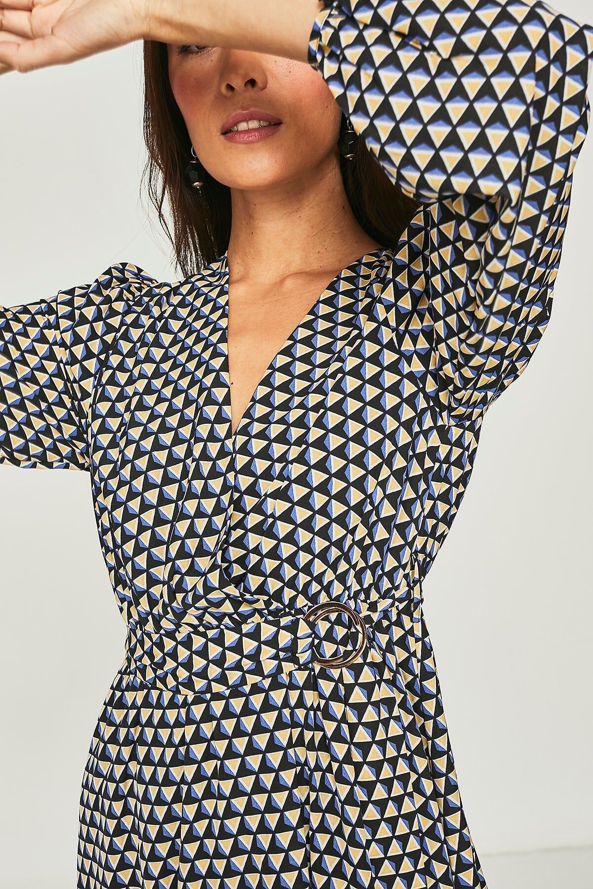 Schwarzes Kardamom langes Kleid