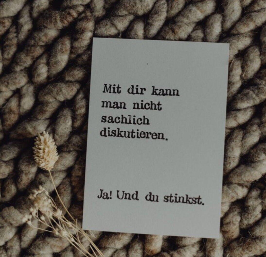 Postal estampada "Apestas"