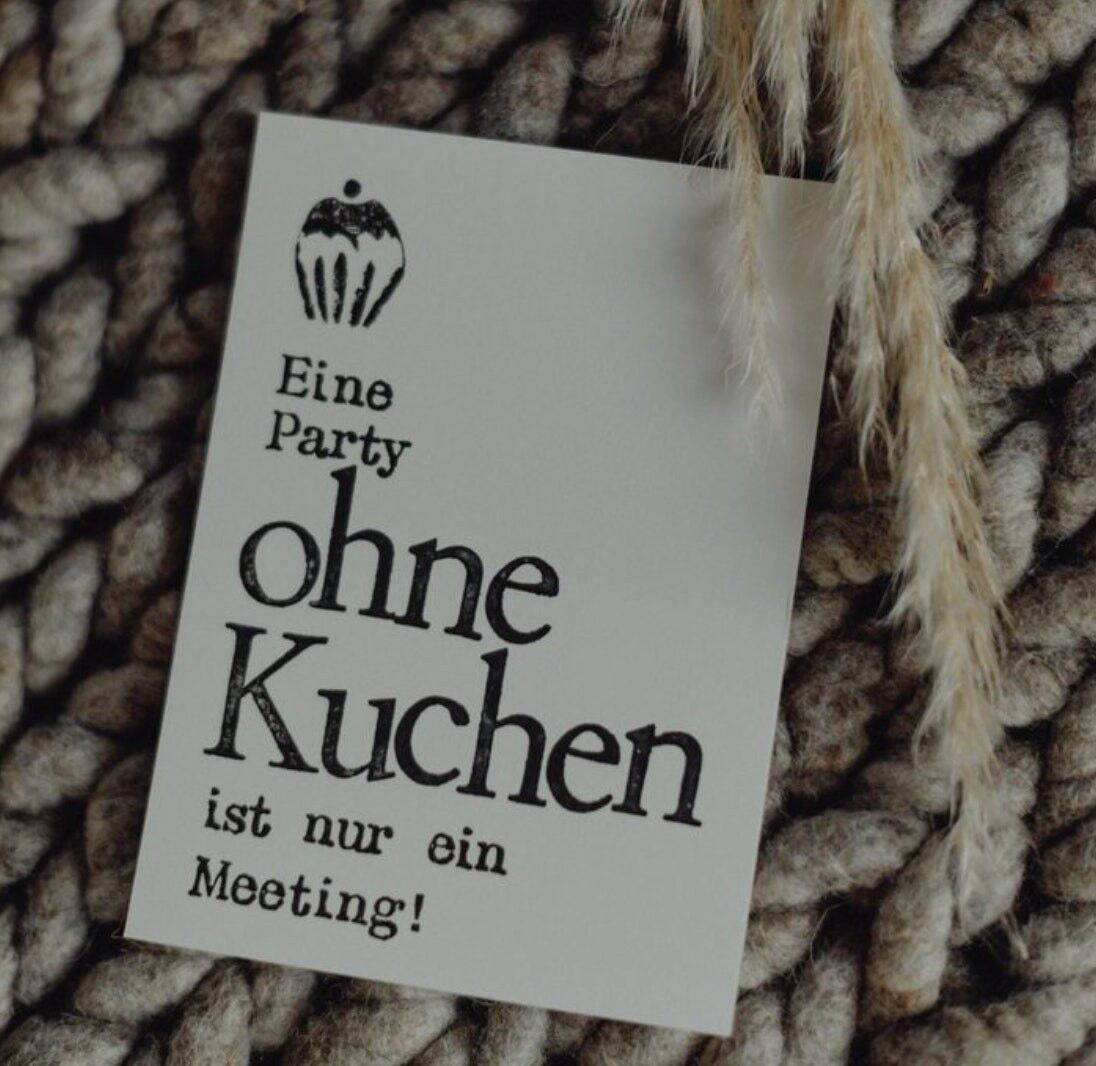 Cartolina affrancata "Festa senza torta"