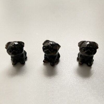 Mini chien carlin en obsidienne noire, 1,5 x 1 cm