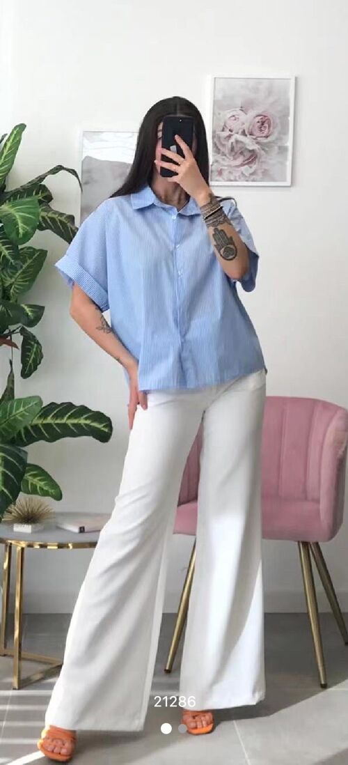 Chemise bleu avec rayures blanches manches courtes en coton