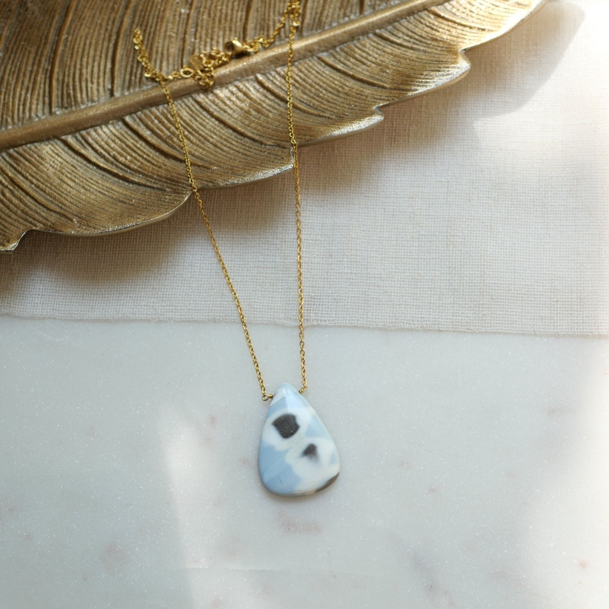 Blaue Opal-Danam-Halskette