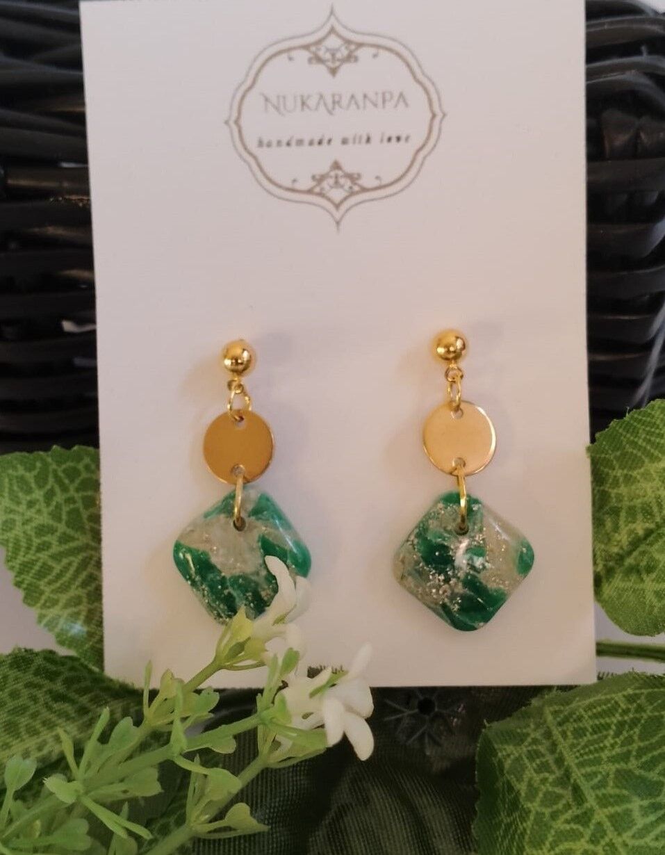 OHRRINGE handgefertigt, hypoallergen und leicht, Smaragdkollektion