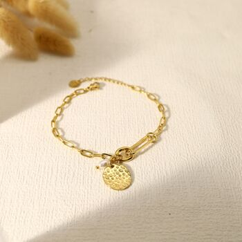 Bracelet chaîne avec perle et pendentif martelé 3